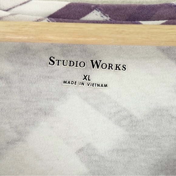 Studio Works XL Purple and White 100%Cotton Vneck Geometric Tee - Picture 2 of 4